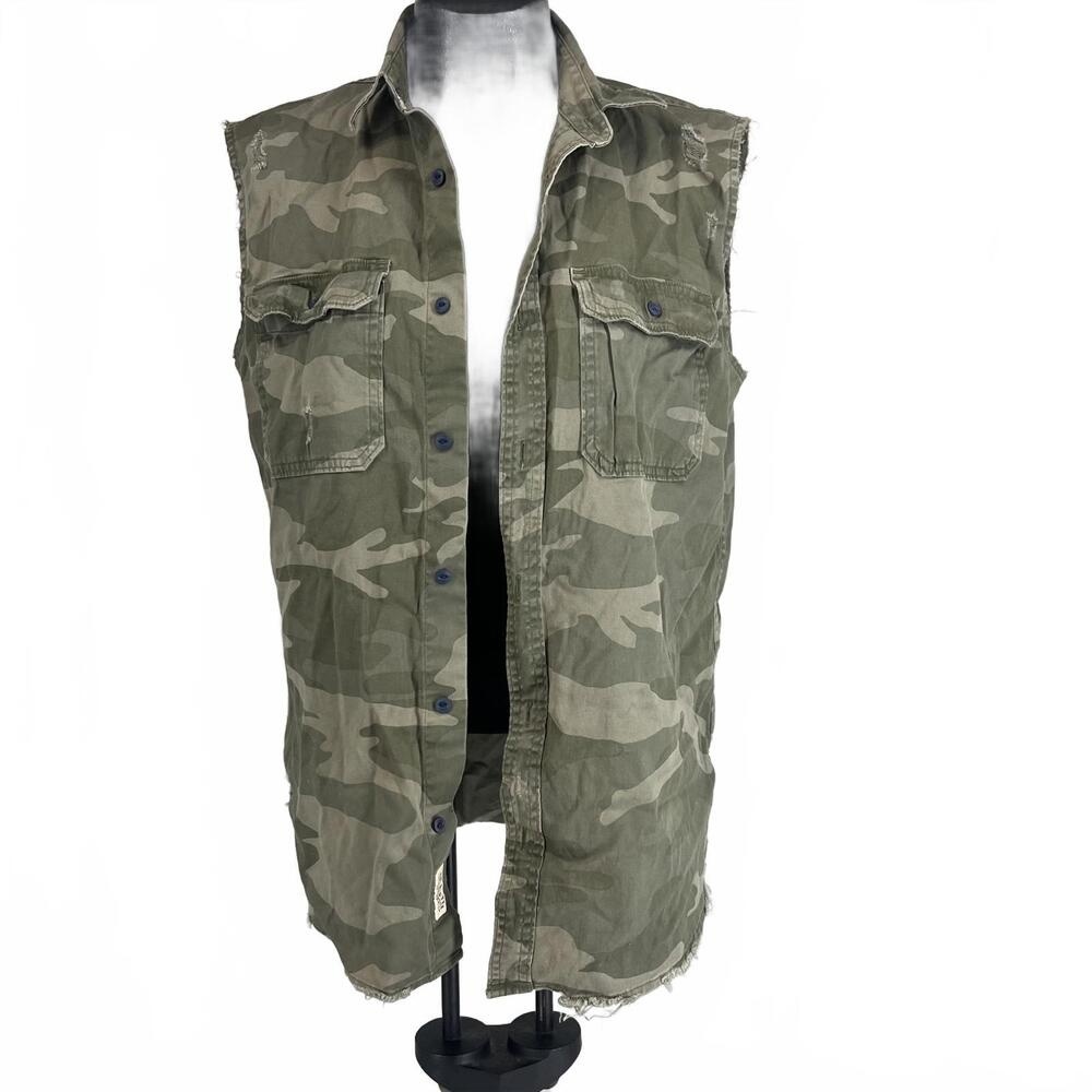 Hollister Small Camo Sleeveless Shirt Jacket